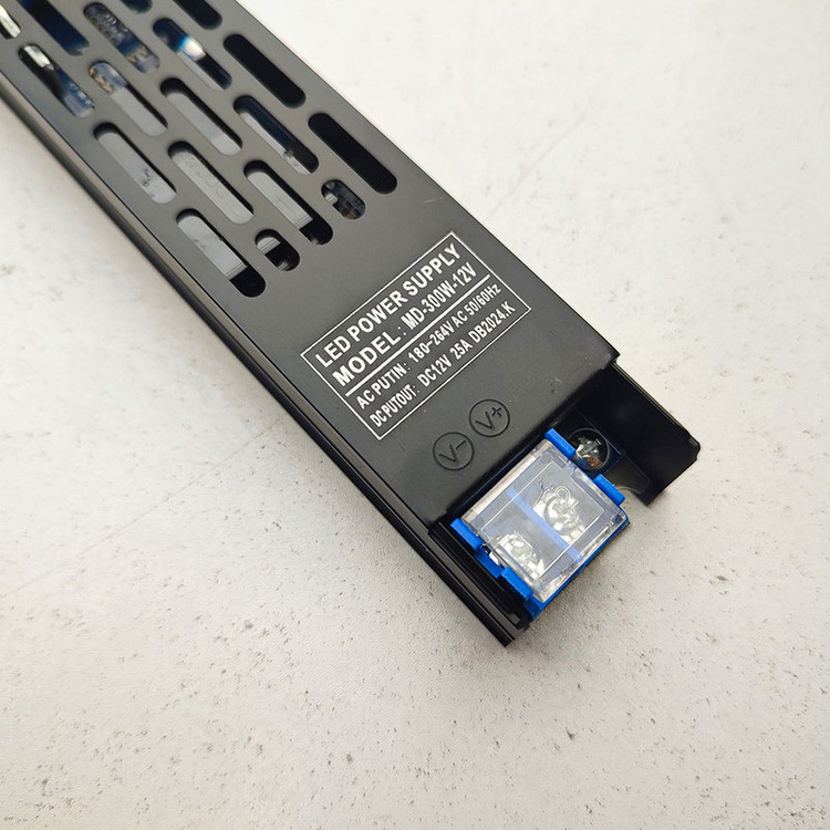 ترانس اسلیم 12 ولت 25 آمپر مدل MD-300W