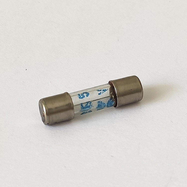 فیوز شیشه ای 10 آمپر مدل SK-10250 بسته 50 عددی